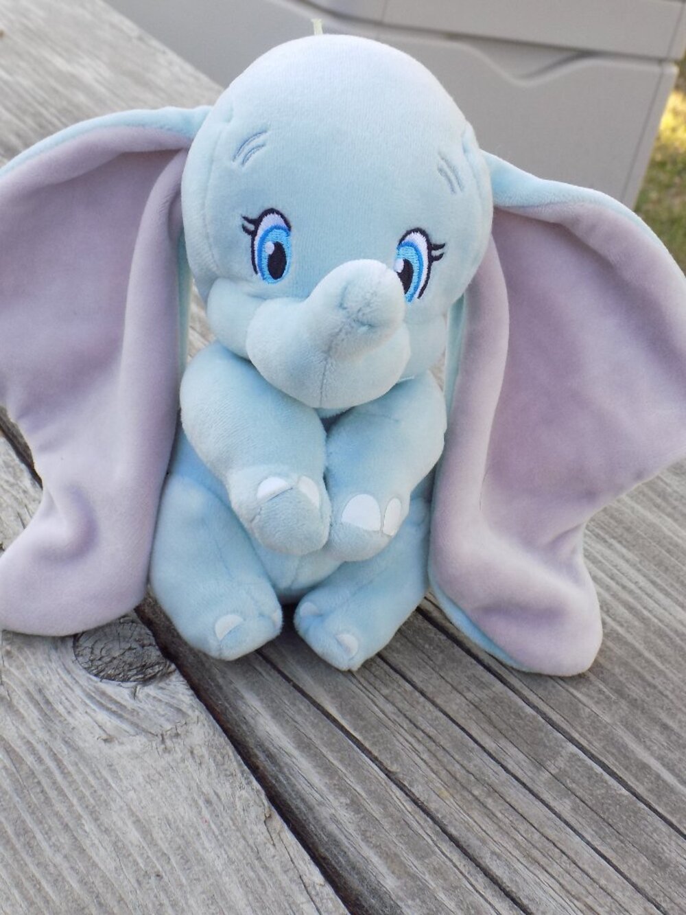 TY SPARKLE Disney Dumbo Small Plush 2023  EMBRODERY  EYES *